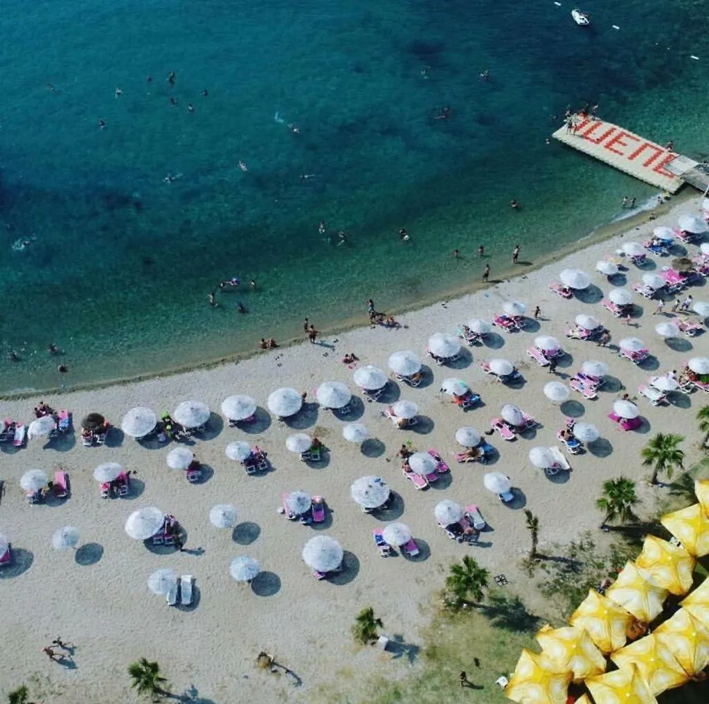 Bueno Beach Club Otel Foça Lüks kamp alanı